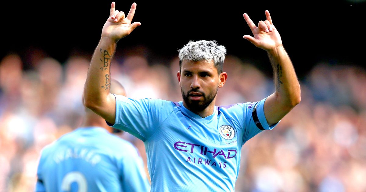 Applauding Aguero